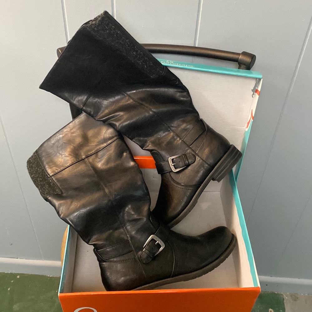 Black Boots